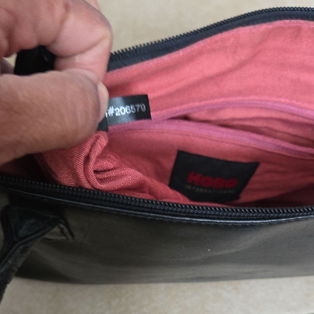 Hobo Black Leather Handbag - Picture 7 of 16